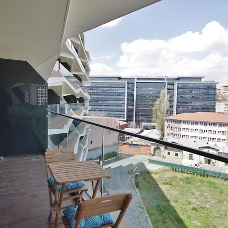 Apartman Sleek With Premium Amenities *